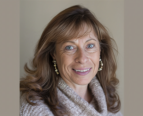 Diane Lou Oswald: Age, Career, Net Worth, Relationship 2024