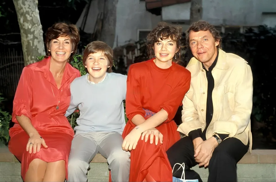 Victoria Elizabeth Bateman Net Worth, Age, Height, Bio/Wiki 2024.