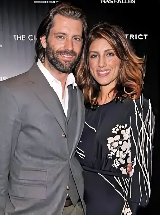 Louis Dowler Age, Bio, Career, Net Worth, Husband 2024