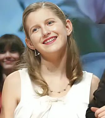 Isabella Louise Astin Age, Career, Net Worth, Relationship 2024