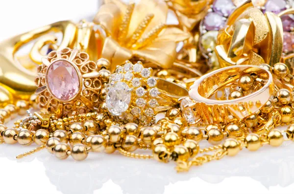 The Timeless Allure of Gold Jewellery
